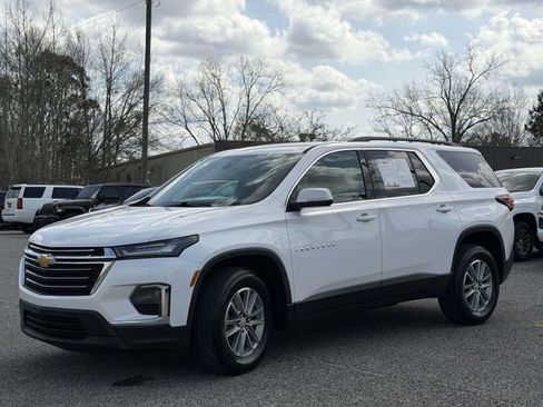 Used 2023 Chevrolet Traverse LT image 11