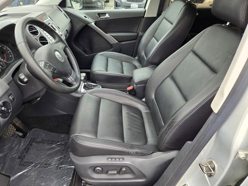 Used 2009 Volkswagen Tiguan SE AWD/4WD image 14