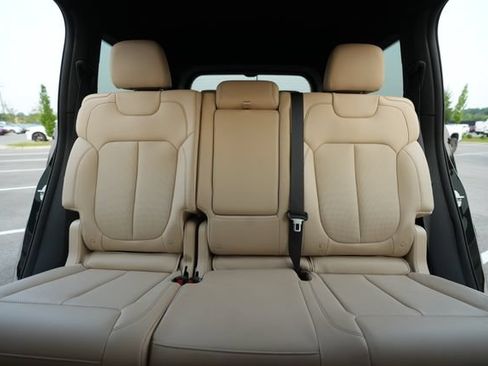 Used 2023 Jeep Grand Cherokee L Limited w/ Luxury Tech Group II RWD image 38
