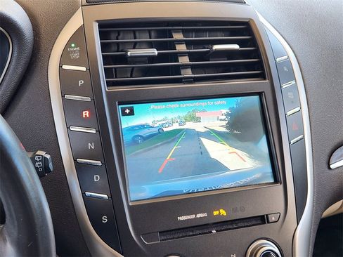 Used 2017 Lincoln MKC Reserve image 19