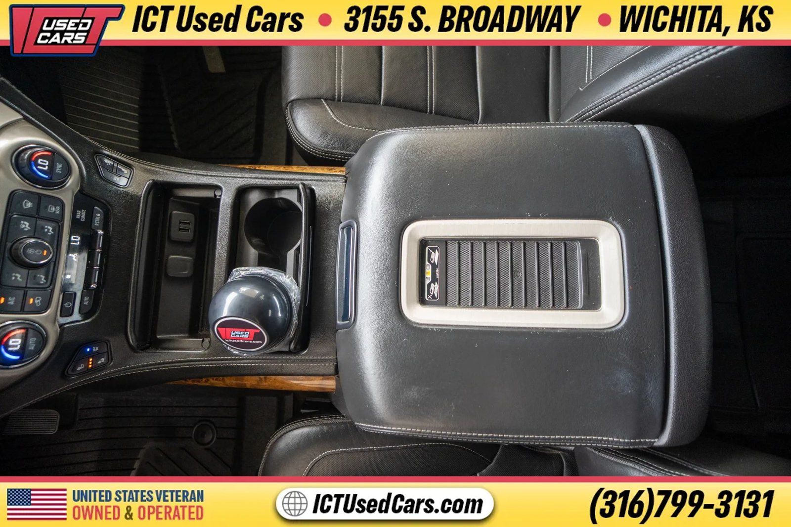 Used 2015 GMC Yukon Denali w/ Premium Package AWD/4WD image 23
