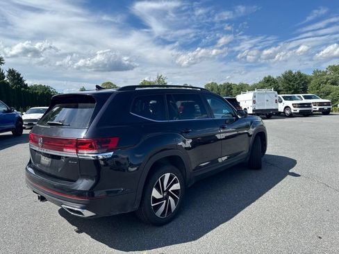 Used 2024 Volkswagen Atlas SE AWD/4WD image 6