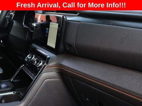 Used 2023 GMC Sierra 1500 AT4 w/ Technology Package AWD/4WD image 10
