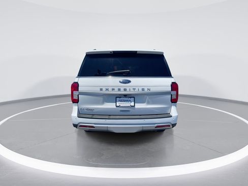 Used 2024 Ford Expedition XLT RWD image 7