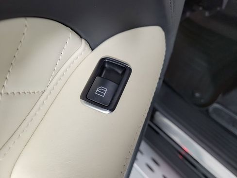 Used 2018 Mercedes-Benz GLS 550 4MATIC image 14