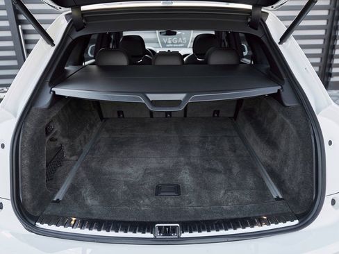 Used 2022 Bentley Bentayga image 16