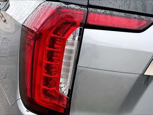 Used 2024 GMC Yukon XL Denali RWD image 23
