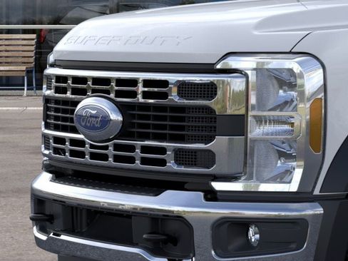 New 2026 Ford F550 4x4 Regular Cab Super Duty w/ XL Chrome Package image 17