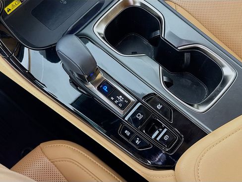 Used 2023 Lexus NX 300h AWD w/ Luxury Package image 17