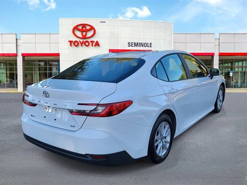 Used 2025 Toyota Camry LE image 3