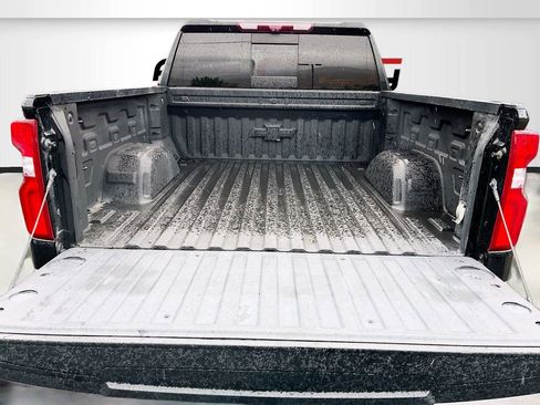 Used 2022 Chevrolet Silverado 1500 LTZ w/ Technology Package AWD/4WD image 28