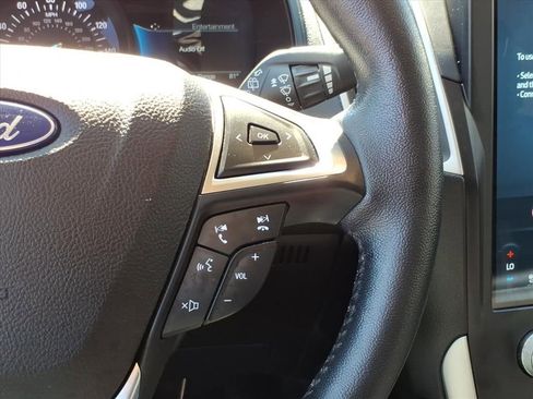 Certified 2022 Ford Edge SEL w/ Convenience Package image 18