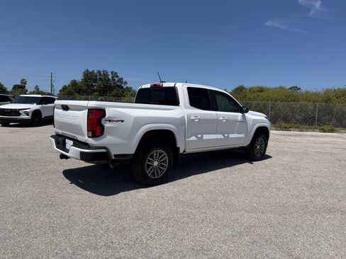 Used 2023 Chevrolet Colorado LT w/ LT Convenience Package II AWD/4WD image 5