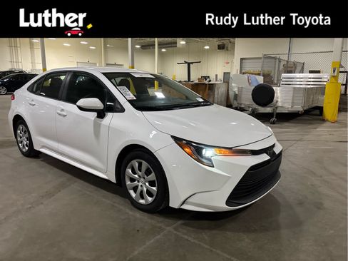 Used 2024 Toyota Corolla LE FWD image 1