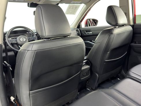 Used 2022 Nissan Pathfinder SL w/ Lighting Package (N92) image 34