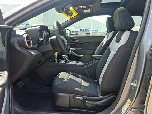 Used 2026 Chevrolet Trax RS w/ Sunroof Package FWD image 15