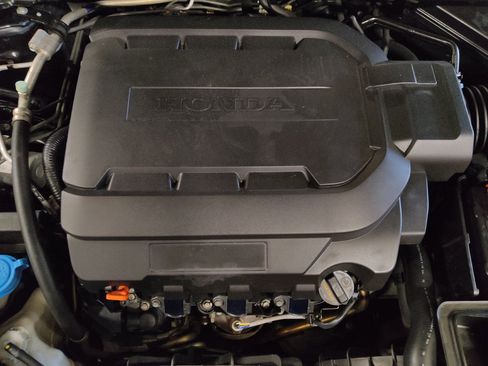 Used 2016 Honda Accord Touring image 30