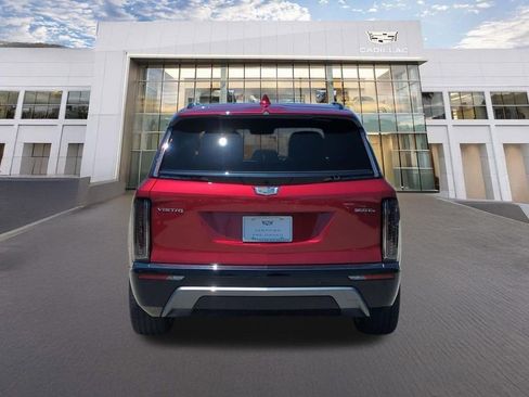 Certified 2026 Cadillac Vistiq Premium Luxury w/ LPO, Floor Liner Package AWD/4WD image 7