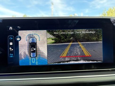 Used 2025 Mercedes-Benz GLS 580 4MATIC image 38