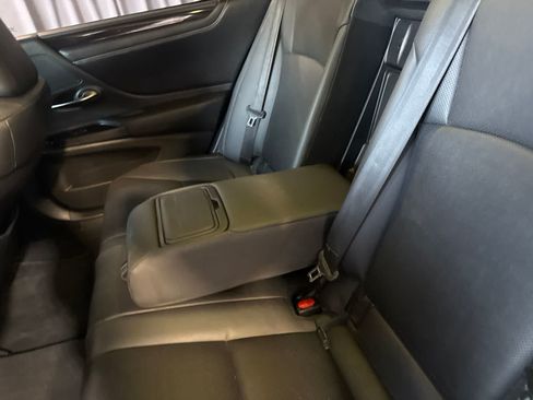 Used 2020 Lexus ES 300h w/ Premium Package FWD image 16