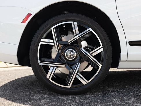 New 2027 Rolls-Royce Cullinan Black Badge AWD/4WD image 89