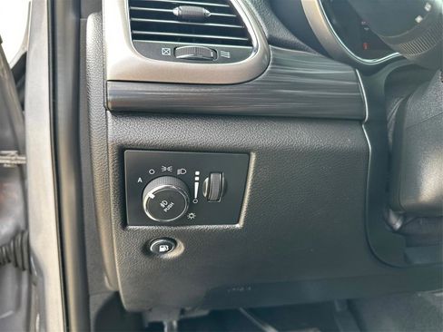 Used 2021 Jeep Grand Cherokee Laredo X image 19