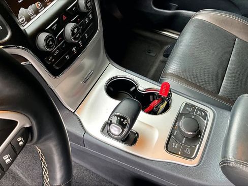 Used 2014 Jeep Grand Cherokee Overland w/ Advanced Technology Group AWD/4WD image 16