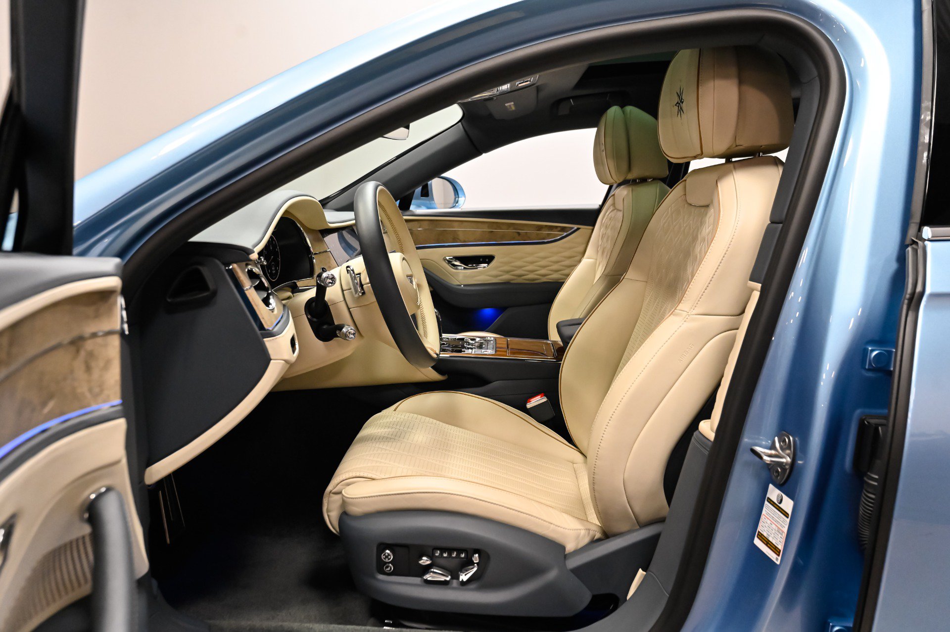 Used 2022 Bentley Flying Spur V8 AWD/4WD image 6