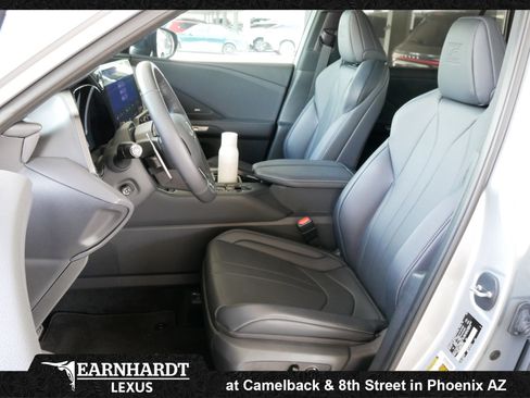 Used 2025 Lexus TX 500h AWD w/ Technology Package image 2