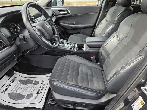Used 2024 Mitsubishi Outlander SE image 7