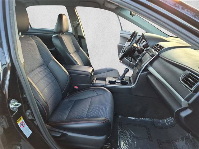 Used 2015 Toyota Camry SE FWD image 21