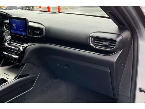 Used 2022 Ford Explorer ST image 18