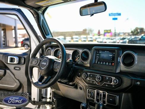 Used 2023 Jeep Wrangler Unlimited Sport image 15