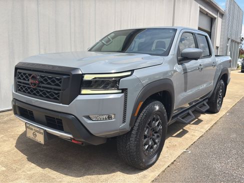Used 2023 Nissan Frontier PRO-4X w/ Pro Convenience Package AWD/4WD image 7