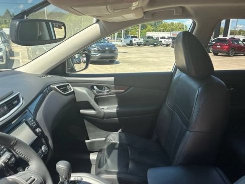 Used 2016 Nissan Rogue SL w/ SL Premium Package FWD image 16