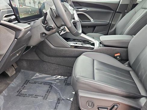 Certified 2025 Audi Q5 Premium w/ Convenience Package AWD/4WD image 17