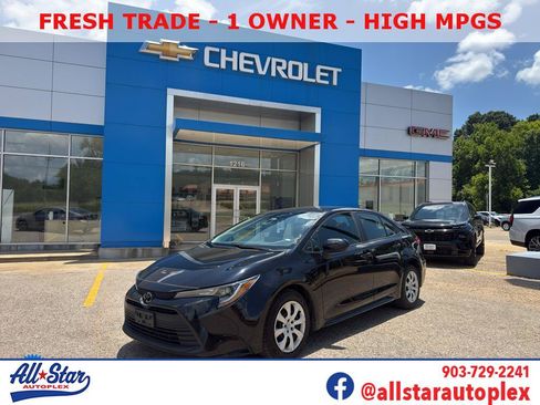 Used 2023 Toyota Corolla LE FWD image 1