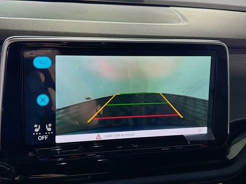 New 2025 Volkswagen Atlas Cross Sport SE image 16