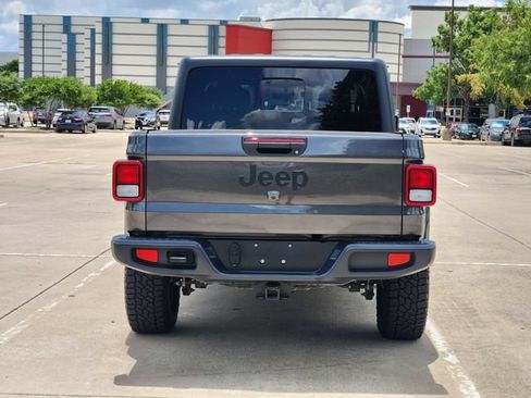 Used 2023 Jeep Gladiator Sport AWD/4WD image 6