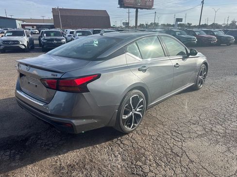 Used 2023 Nissan Altima 2.5 SR w/ SR Premium Package FWD image 4