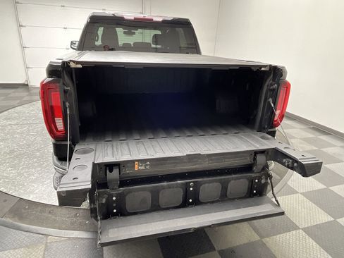 Used 2021 GMC Sierra 1500 SLT AWD/4WD image 32
