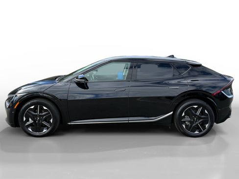 Used 2025 Kia EV6 Wind RWD image 2