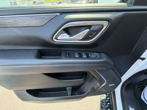 Used 2022 Chevrolet Suburban Z71 AWD/4WD image 19