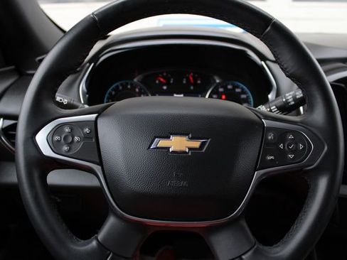 Used 2023 Chevrolet Traverse LT image 15