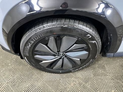 Used 2024 Nissan Ariya AWD image 10