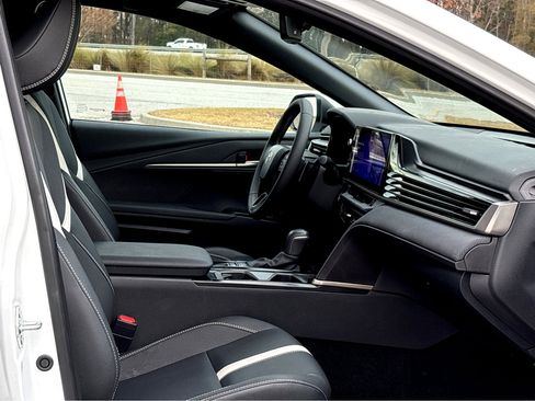 Used 2025 Toyota Camry SE w/ Multimedia Upgrade Package image 8