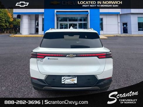Certified 2025 Chevrolet Equinox EV LT FWD image 6