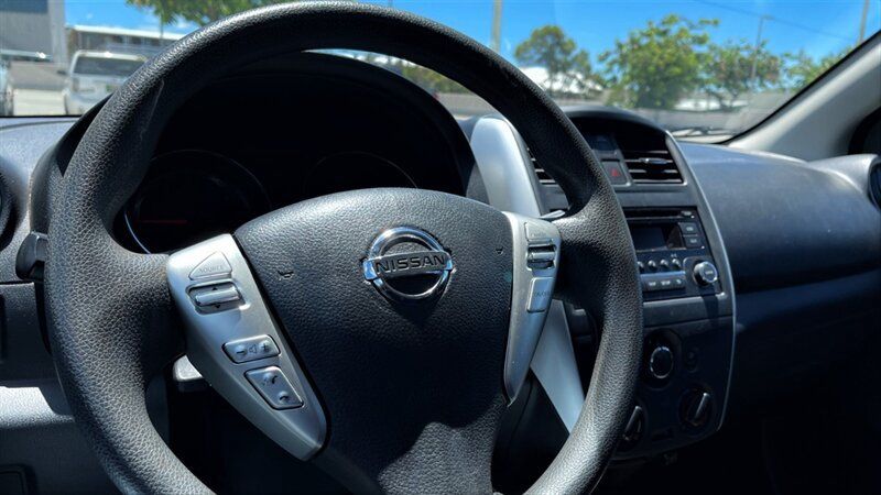 Used 2018 Nissan Versa SV FWD image 9