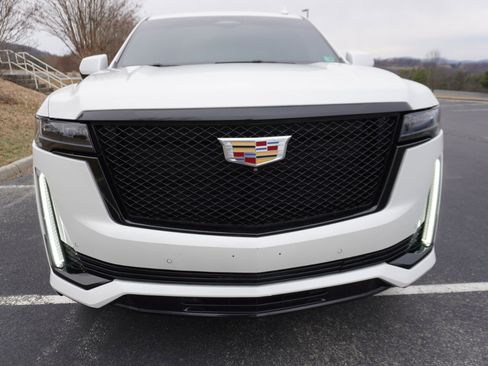 Used 2021 Cadillac Escalade ESV Sport w/ Driver Assist Tech Package image 2