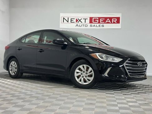 Used 2018 Hyundai Elantra SE w/ Cargo Package image 1